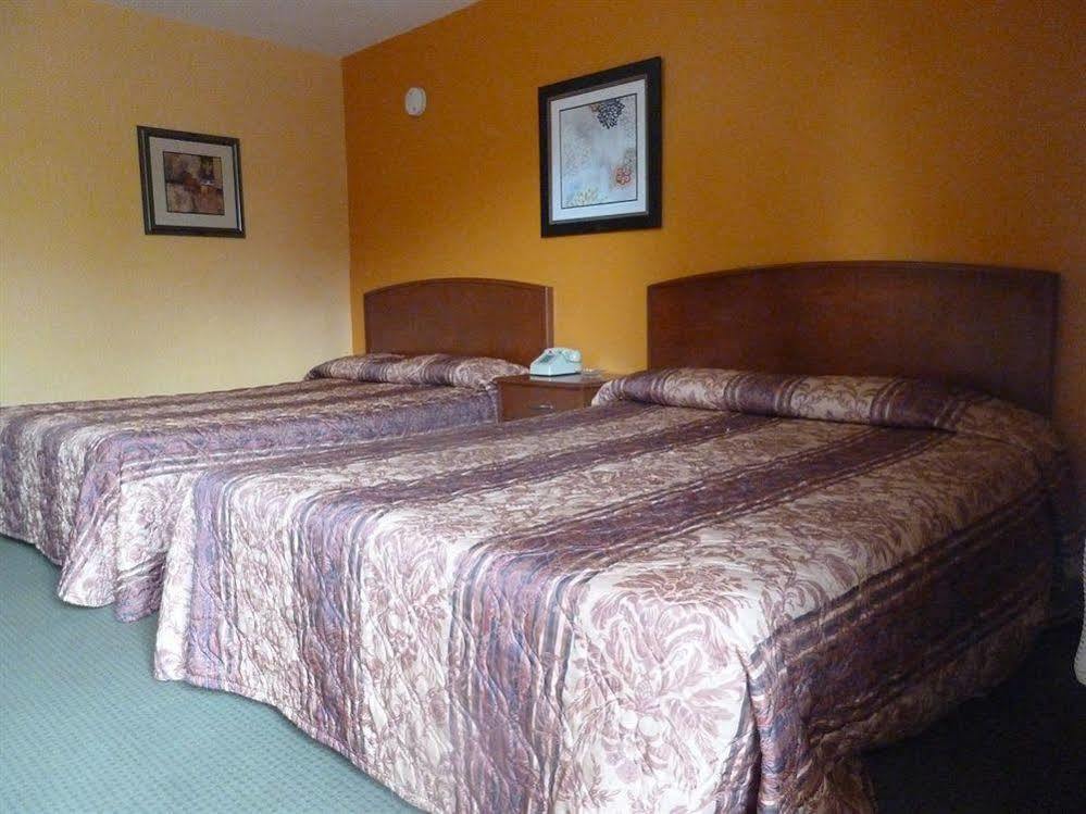 Lakeland Inn - Bohemia Extérieur photo